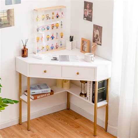 Amazon.com: Corner Desks For Small Spaces.